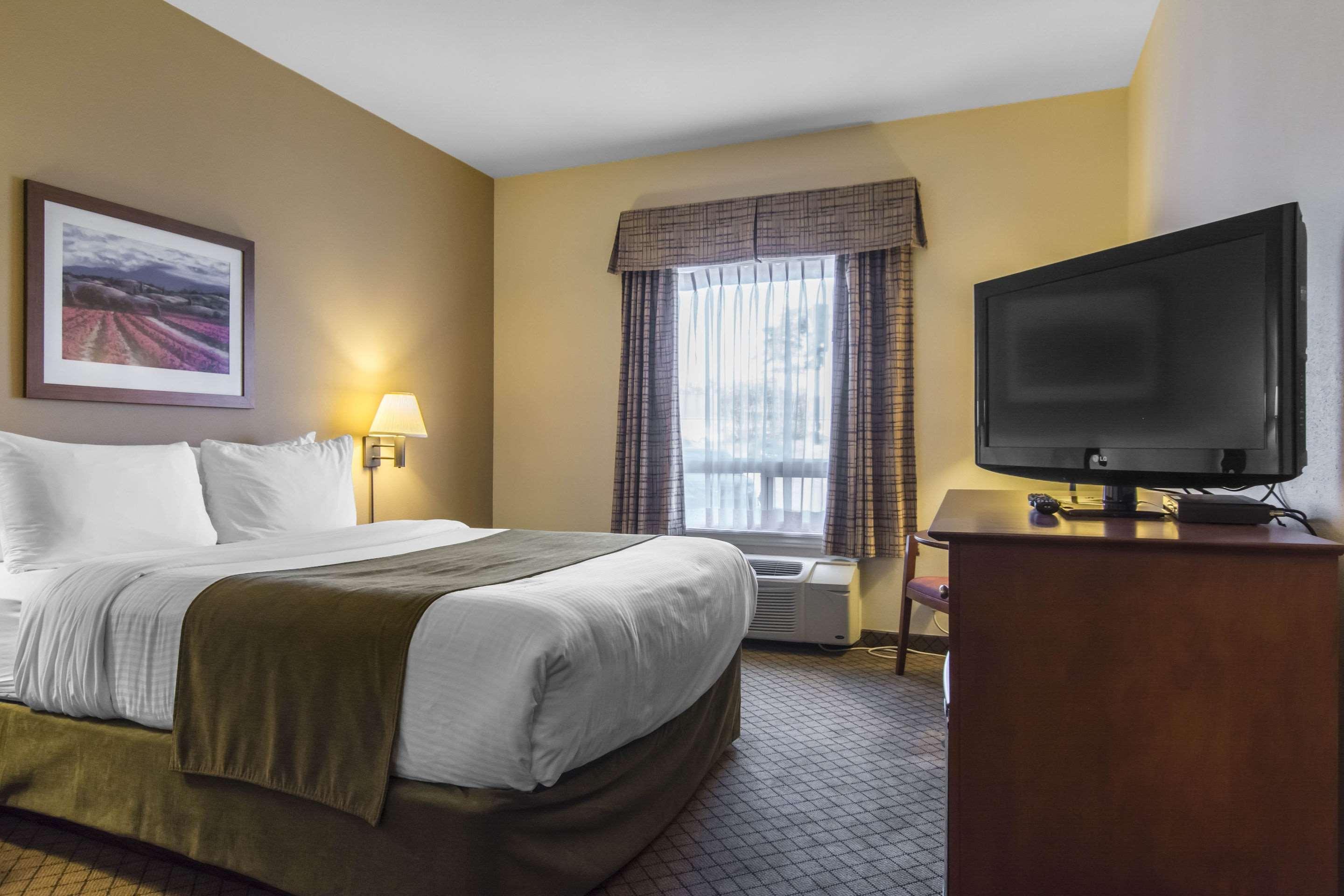 Quality Inn Airport Moncton Exterior foto