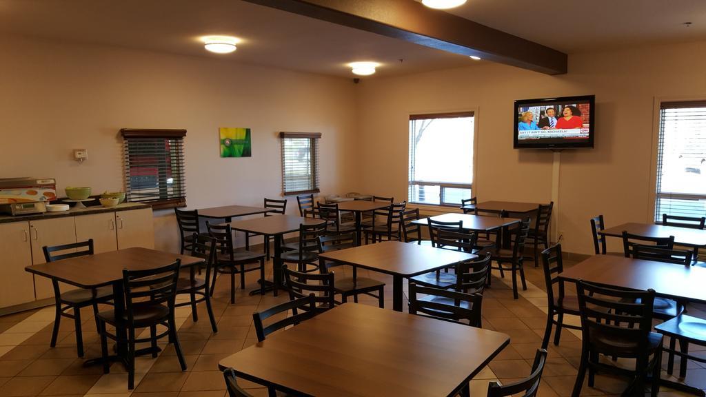 Quality Inn Airport Moncton Exterior foto