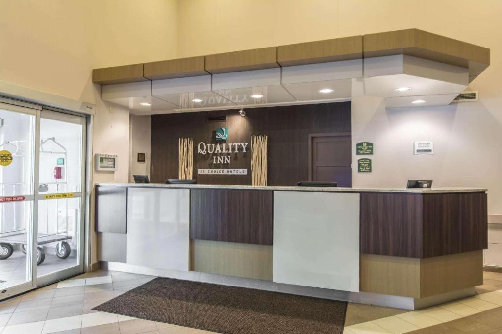 Quality Inn Airport Moncton Exterior foto